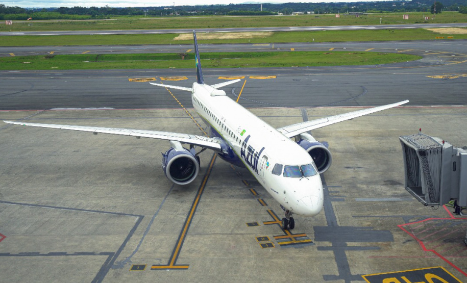 Primeiro voo direto do Paraguai desembarca lotado no Aeroporto Afonso Pena