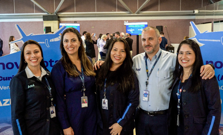 Primeiro voo direto do Paraguai desembarca lotado no Aeroporto Afonso Pena