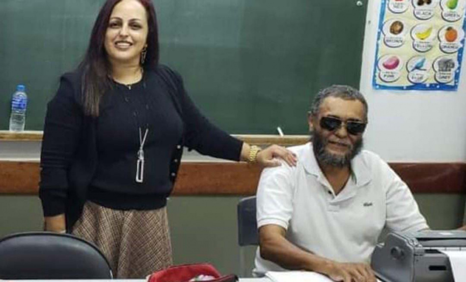 José Marcelino e a professora Sirlene, do CEEBJA.