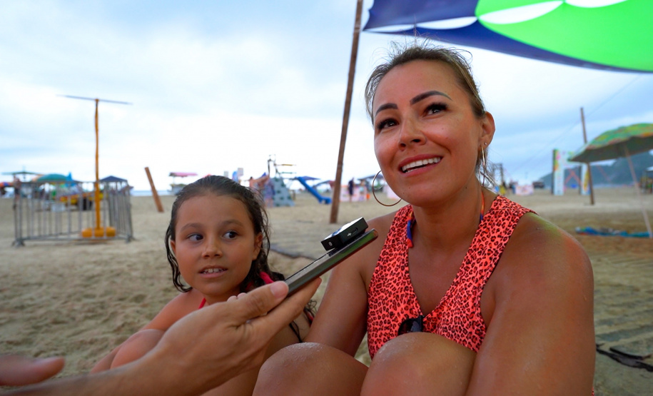 Espetáculo no Litoral mistura teatro e circo para conscientizar sobre importância da água