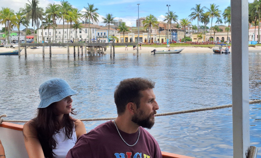 Baía dos Golfinhos: passeio é um dos favoritos dos turistas que descem do navio de cruzeiro em Paranaguá