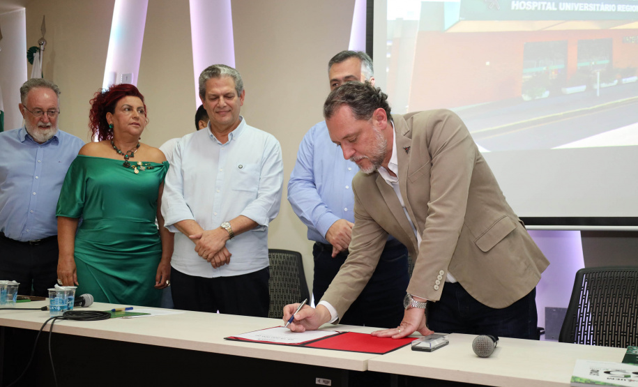 Governo do Estado autoriza ordem de serviço de R$ 19 milhões para retomada do Bloco Industrial do Hospital Universitário