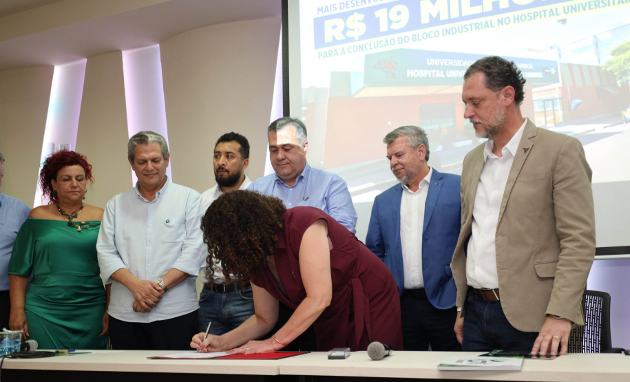 Governo do Estado autoriza ordem de serviço de R$ 19 milhões para retomada do Bloco Industrial do Hospital Universitário