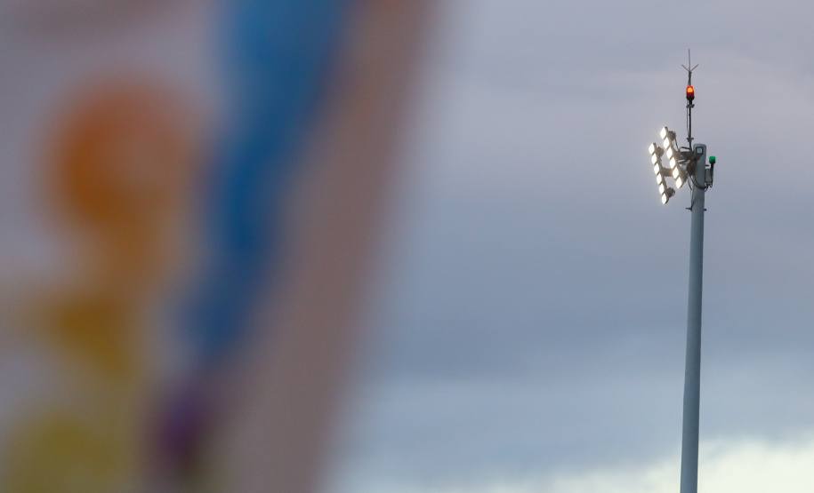 Superpostes fazem a iluminação pública da nova orla de Matinhos. Foto: Geraldo Bubniak/AEN