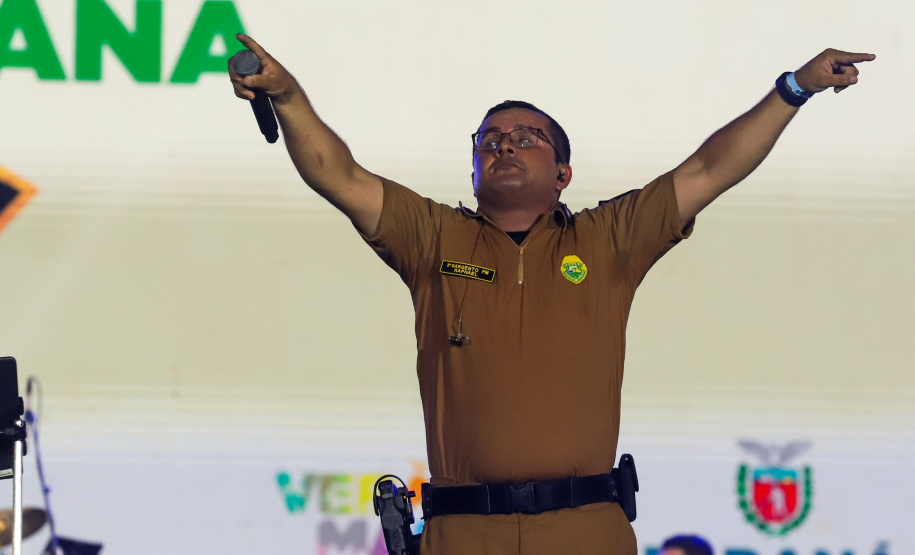 Banda da PMPR estreia no palco principal e anima público em Matinhos Foto: Geraldo Bubniak/AEN