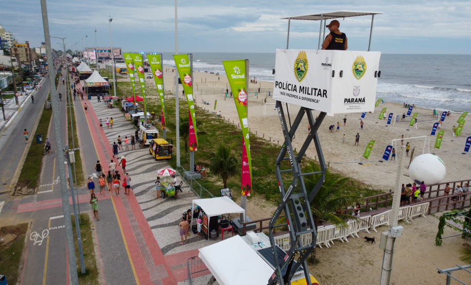 Plataforma de Observação Elevada (POE) utilizada no Verão Maior Paraná