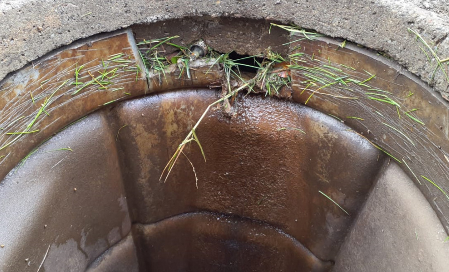 Água da chuva prejudica o sistema de coleta e tratamento de esgoto