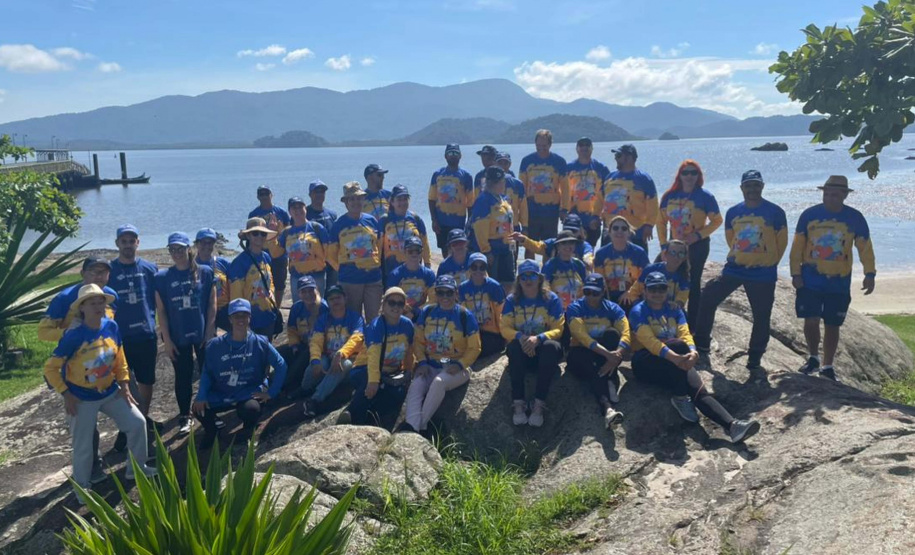 Sanepar promove ações de conscientização ambiental e limpeza de rios em Antonina