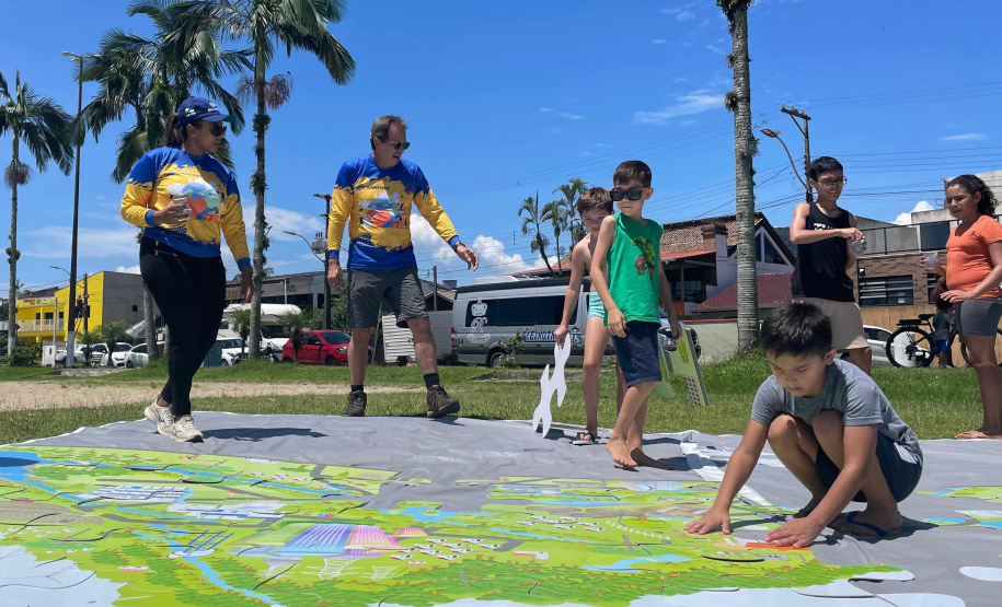 Sanepar promove ações de conscientização ambiental e limpeza de rios em Antonina