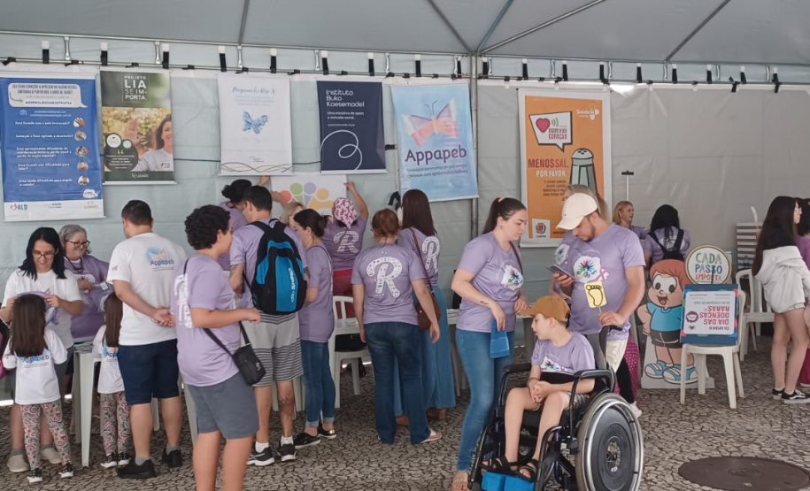 Caminhada marca início do Fevereiro Lilás, mês de conscientização sobre doenças raras