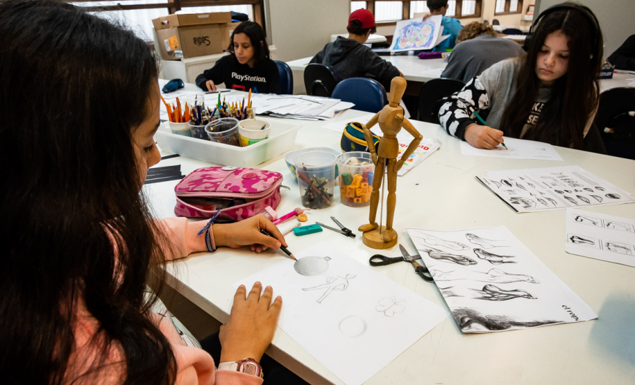 Centro Juvenil de Artes Plásticas anuncia data de inscrições para oficinas gratuitas do primeiro semestre