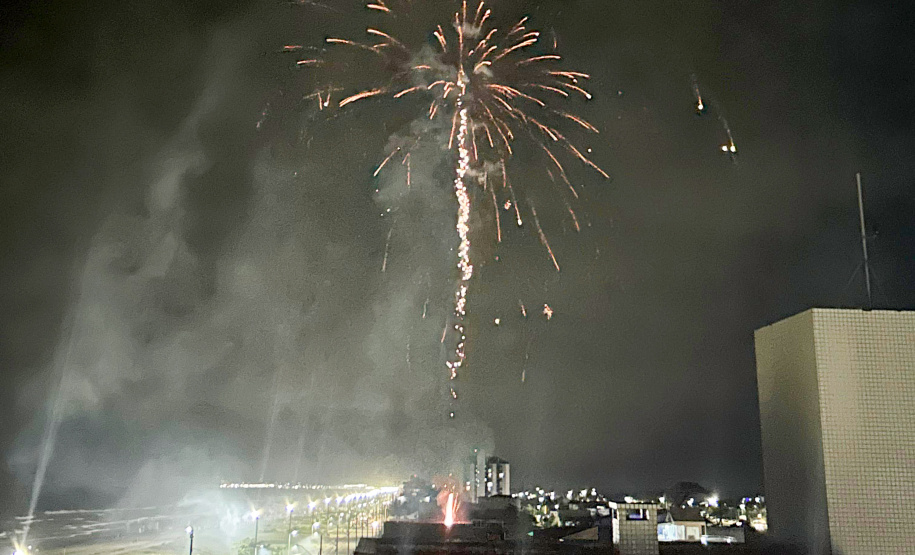 -Virada do ano reúne 1,1 milhão de pessoas nas praias do Litoral do Paraná