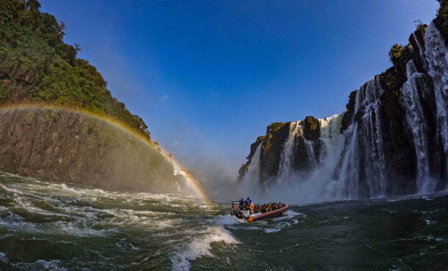 Paraná foi o terceiro maior portão de entrada de turistas estrangeiros no Brasil em 2024