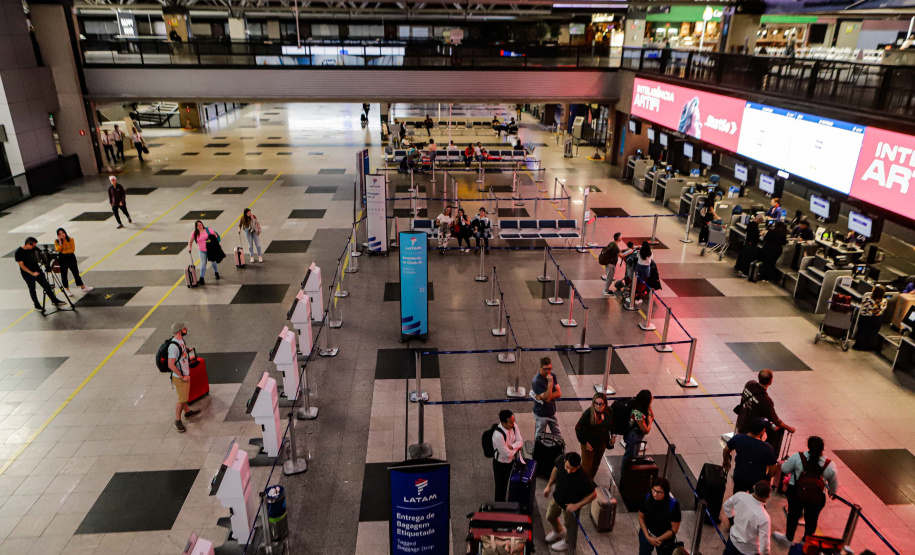SETU TURISTAS ESTRANGEIROS ECONOMIA PARANAENSE