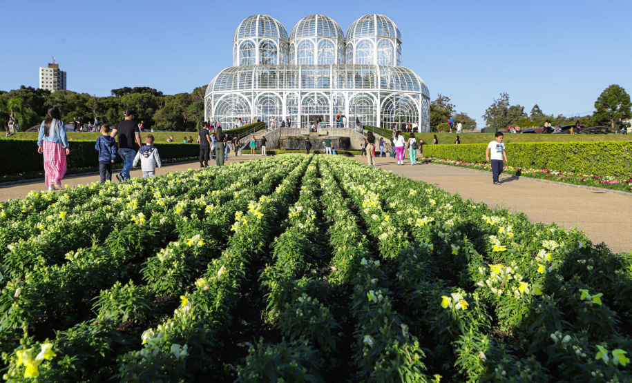 SETU TURISTAS ESTRANGEIROS ECONOMIA PARANAENSE