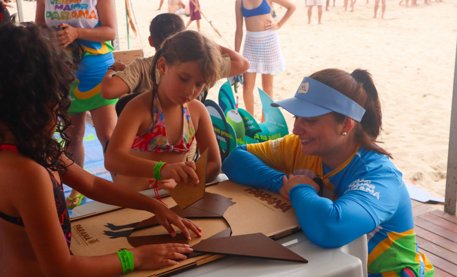 Verão Maior: Brinquedos e jogos temáticos sobre o turismo do Paraná fazem sucesso entre famílias
