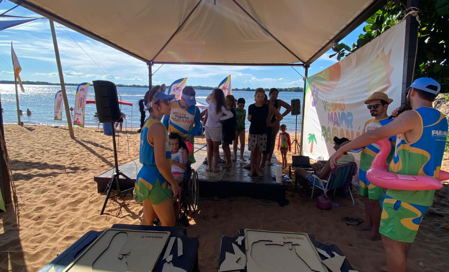 Verão Maior: Brinquedos e jogos temáticos sobre o turismo do Paraná fazem sucesso entre famílias