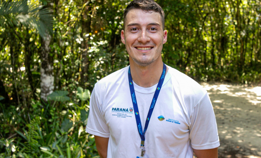 Equipe do IAT devolve tamanduá mirim à natureza