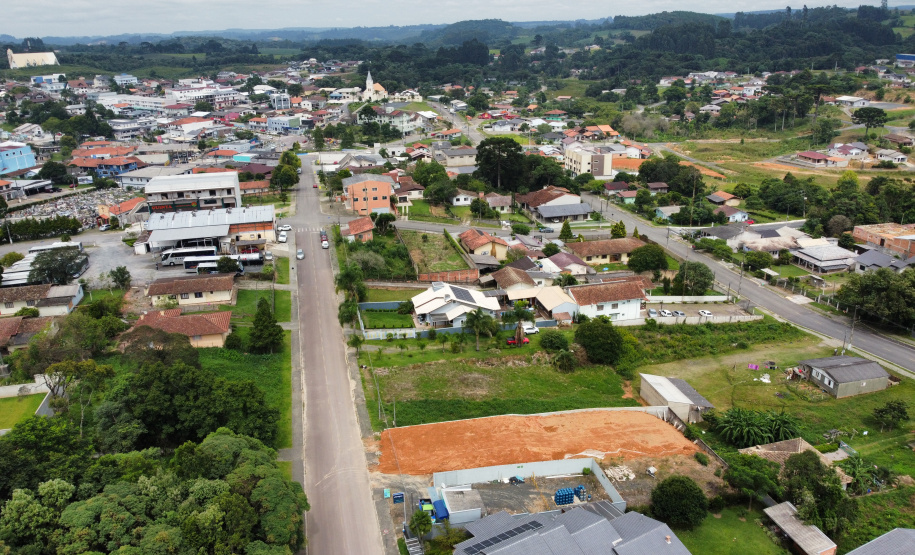-Escola, estradas e pavimentações: Estado tem mais de R$ 29,5 milhões em obras em execução em Piên
