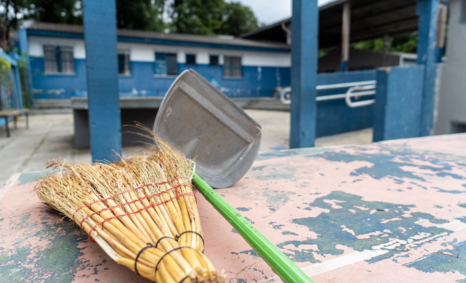 Limpeza, roçada e pintura: escolas estaduais se preparam para volta às aulas no Paraná
