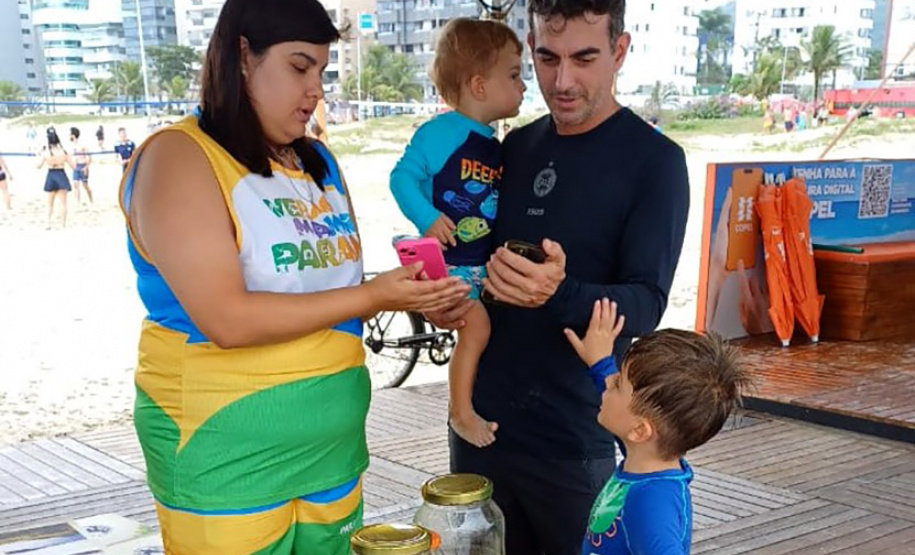 Ações de educação ambiental impactaram mais de 1,6 mil pessoas até o momento durante o Verão Maior Paraná.