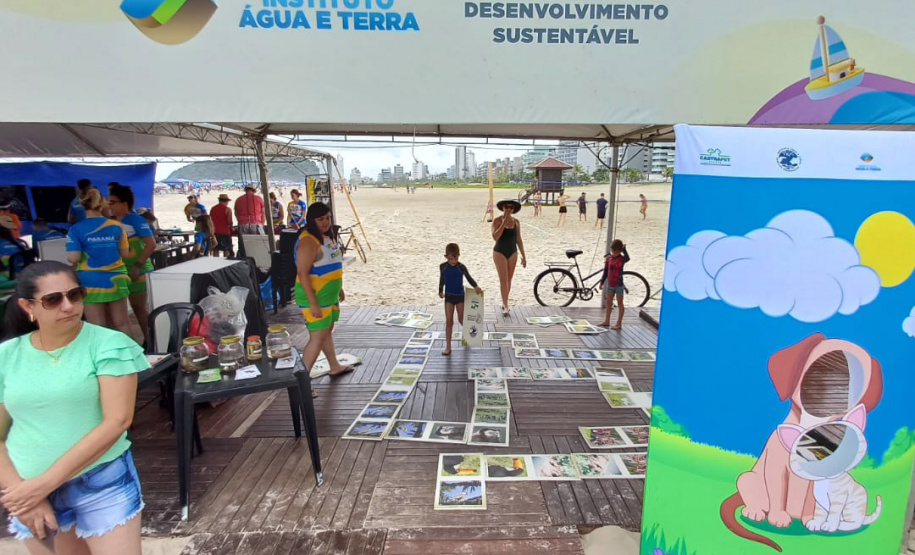 Ações de educação ambiental impactaram mais de 1,6 mil pessoas até o momento durante o Verão Maior Paraná.