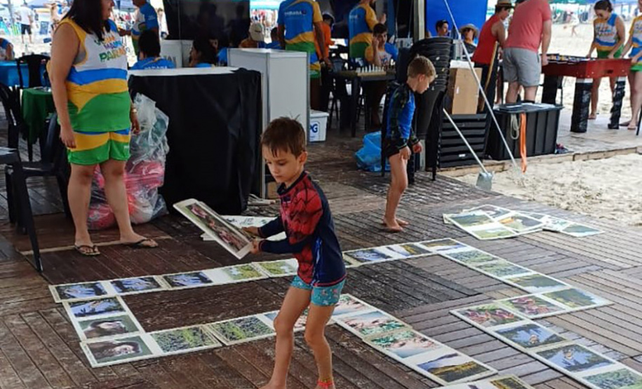 Ações de educação ambiental impactaram mais de 1,6 mil pessoas até o momento durante o Verão Maior Paraná.