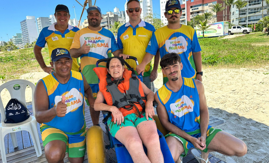 Mais de 300 pessoas já utilizaram cadeiras anfíbias no Verão Maior Paraná