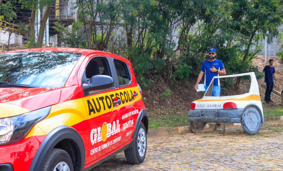 Detran-PR cria regulamentação para o uso de tecnologias em veículos nas autoescolas