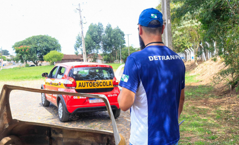 Detran-PR cria regulamentação para o uso de tecnologias em veículos nas autoescolas