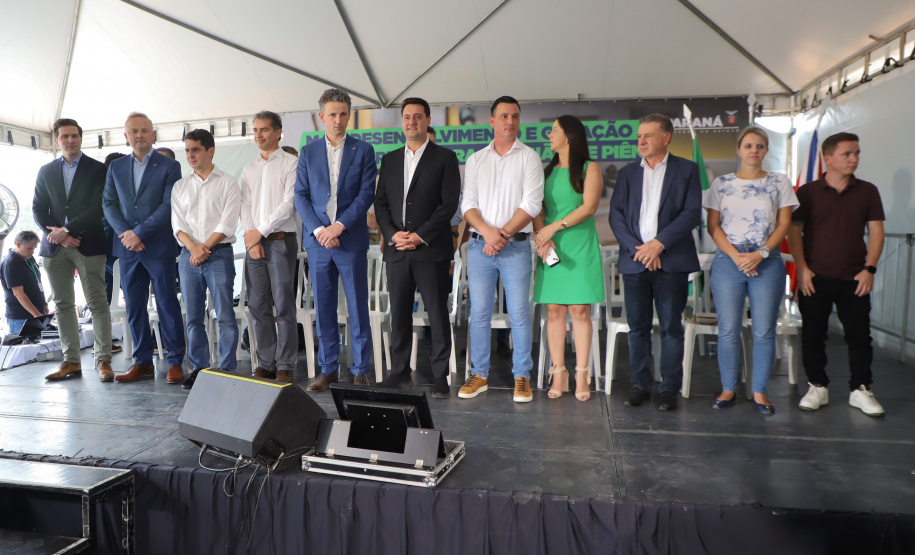 Empresa investe R$ 70 milhões em fábrica de pisos laminados na RMC