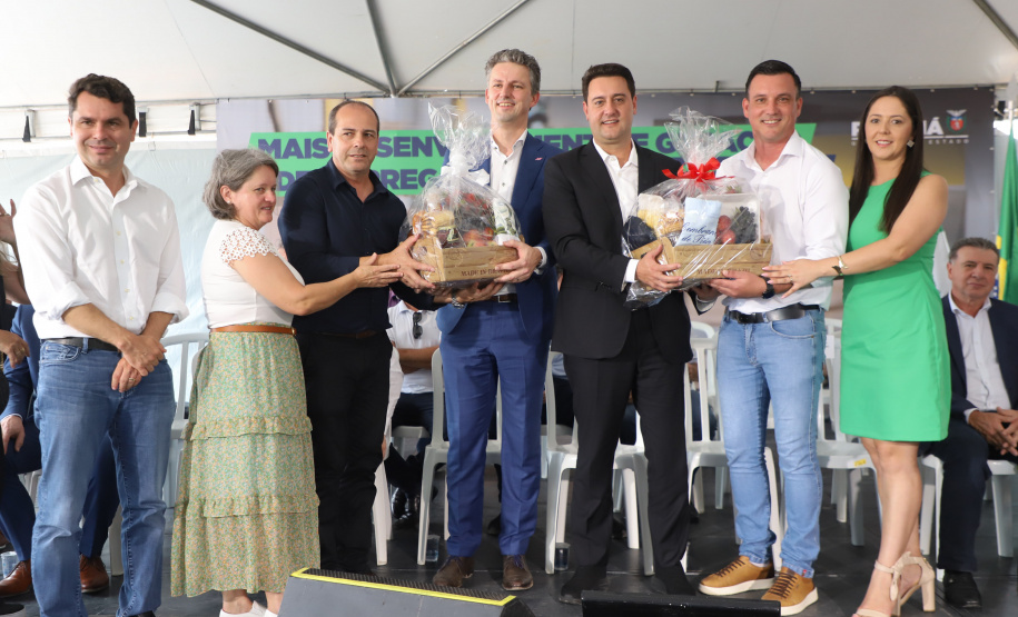 Empresa investe R$ 70 milhões em fábrica de pisos laminados na RMC