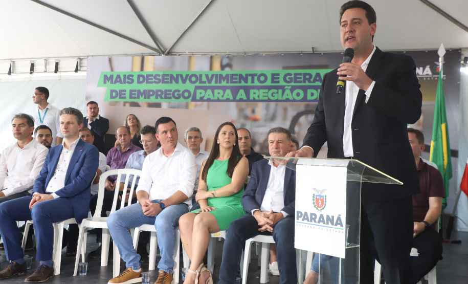 Empresa investe R$ 70 milhões em fábrica de pisos laminados na RMC