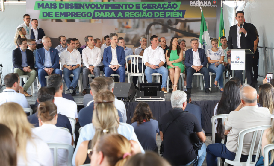 Empresa investe R$ 70 milhões em fábrica de pisos laminados na RMC