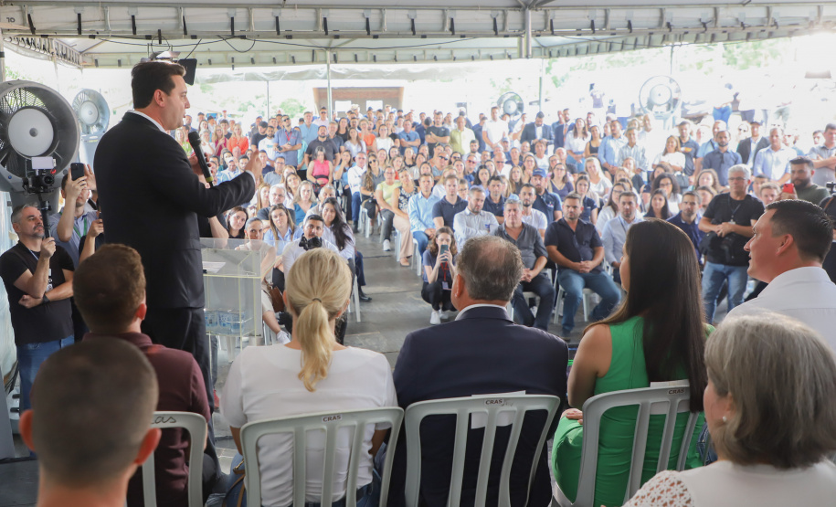 Empresa investe R$ 70 milhões em fábrica de pisos laminados na RMC