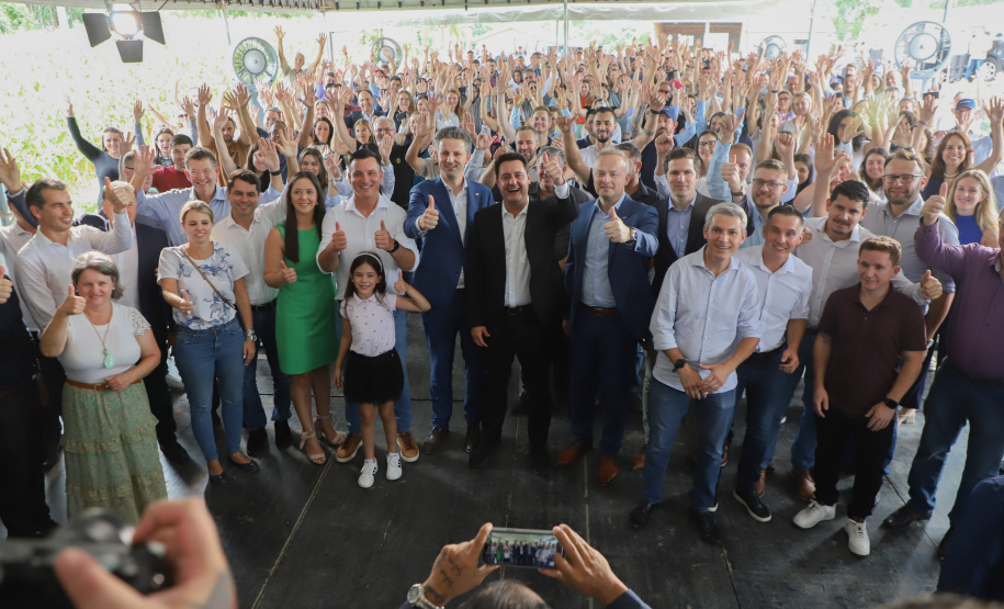 Empresa investe R$ 70 milhões em fábrica de pisos laminados na RMC