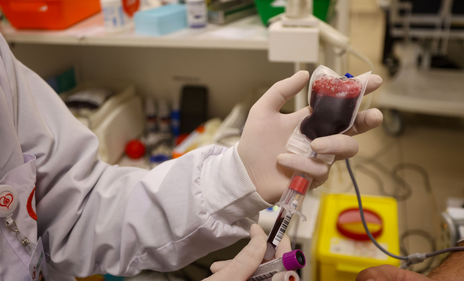 Doe vida nas férias: Saúde pede doações de sangue para suprir demanda no Paraná