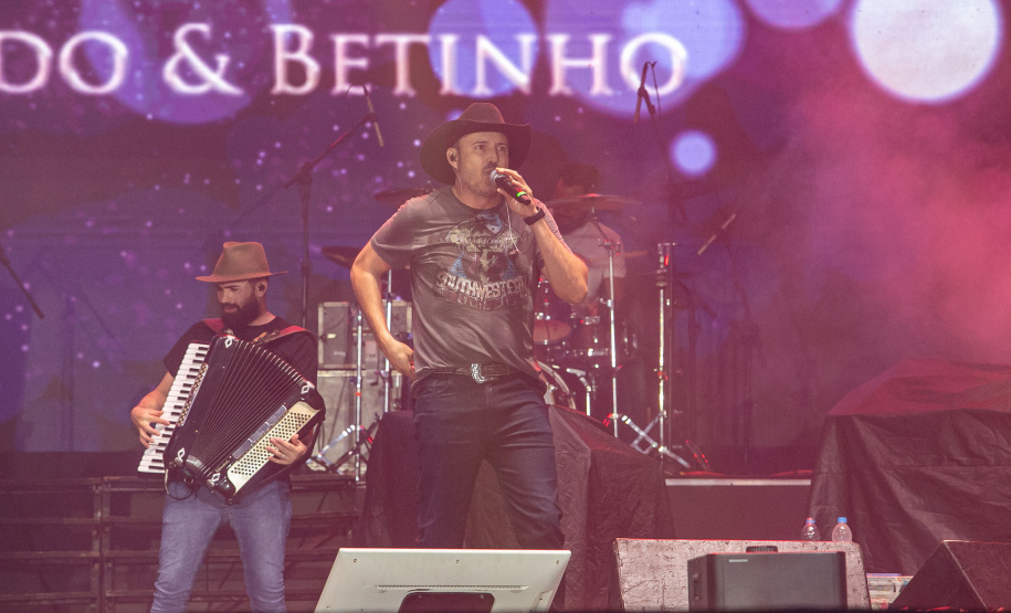 Shows das duplas João Haroldo & Betinho e Guilherme & Benuto no Centro Eventos Marisol