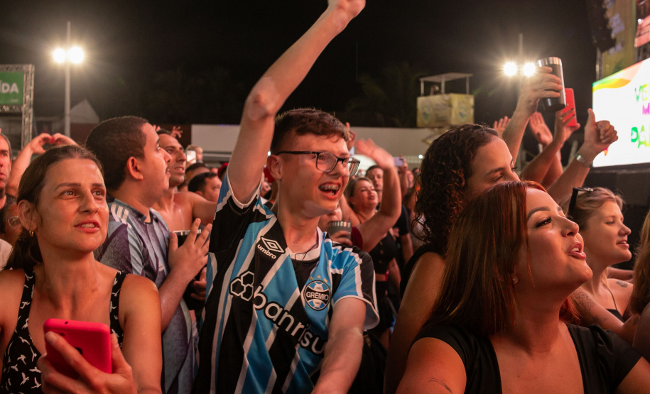 Show de César Menotti e Fabiano no Verão Maior Paraná em Pontal do Paraná