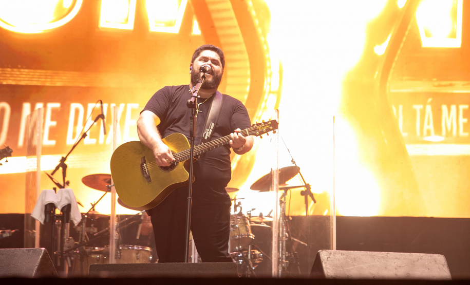 Show de César Menotti e Fabiano no Verão Maior Paraná em Pontal do Paraná
