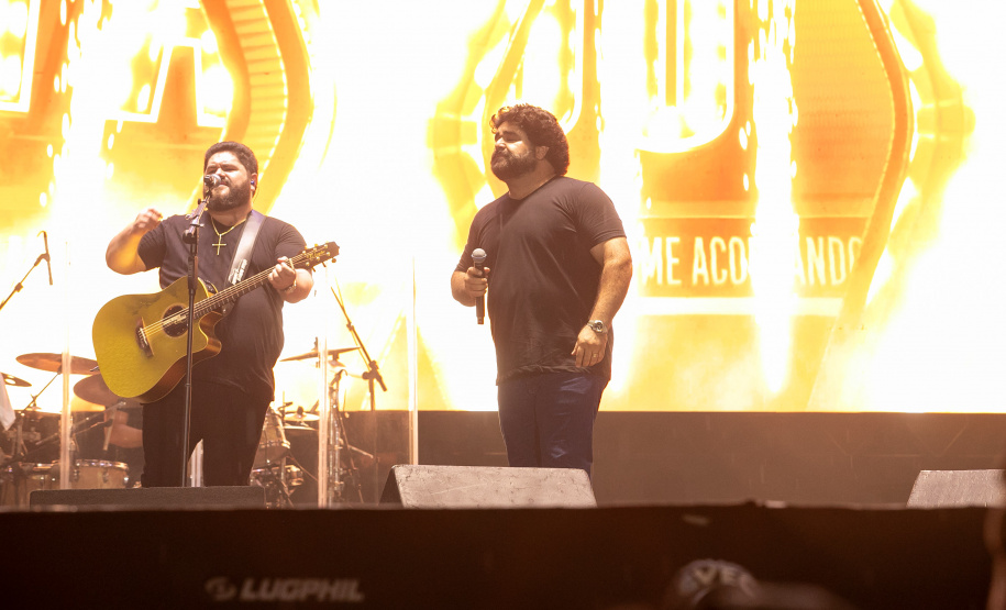 Show de César Menotti e Fabiano no Verão Maior Paraná em Pontal do Paraná
