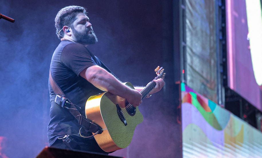Show de César Menotti e Fabiano no Verão Maior Paraná em Pontal do Paraná