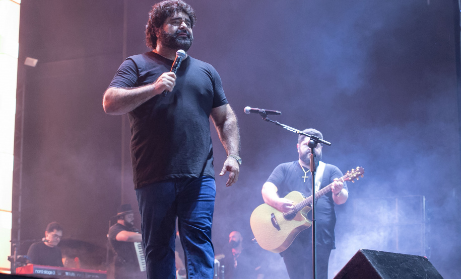 Show de César Menotti e Fabiano no Verão Maior Paraná em Pontal do Paraná