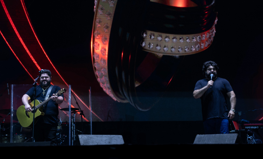 Show de César Menotti e Fabiano no Verão Maior Paraná em Pontal do Paraná