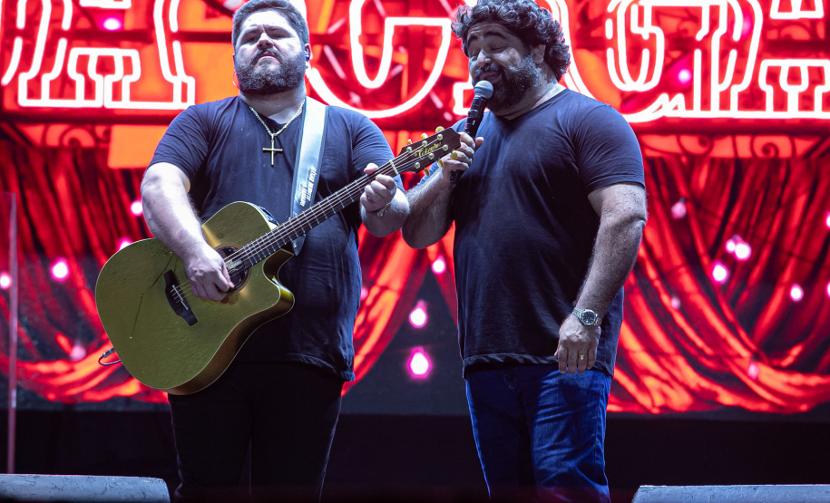 Show de César Menotti e Fabiano no Verão Maior Paraná em Pontal do Paraná