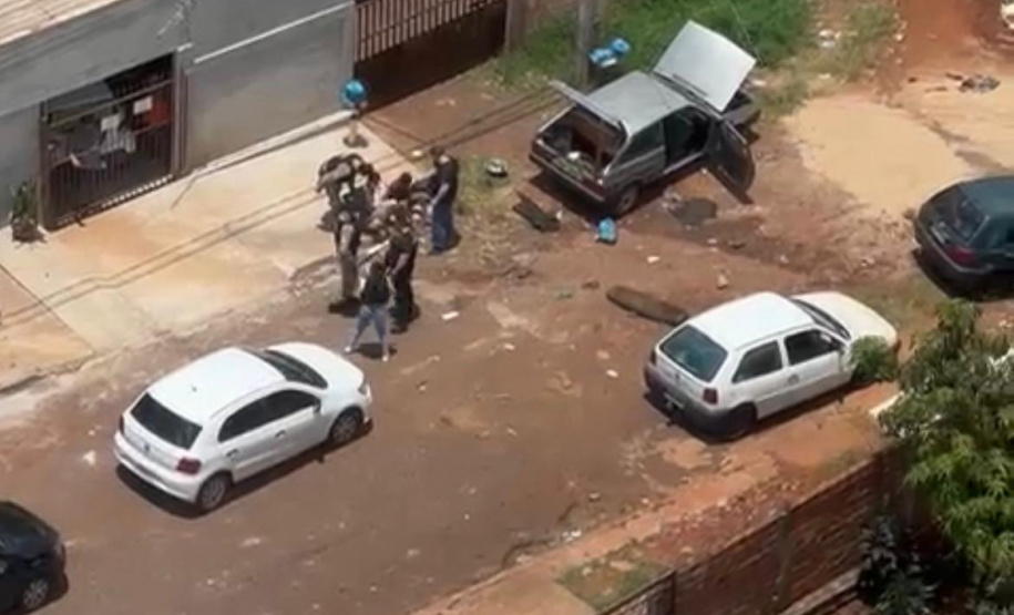 PMPR HELICÓPTERO AUXILIA PRISÃO SUSPEITOS