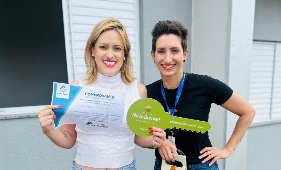 Mais 42 famílias de Campo Mourão recebem as chaves da casa própria com a ajuda do Governo do Estado