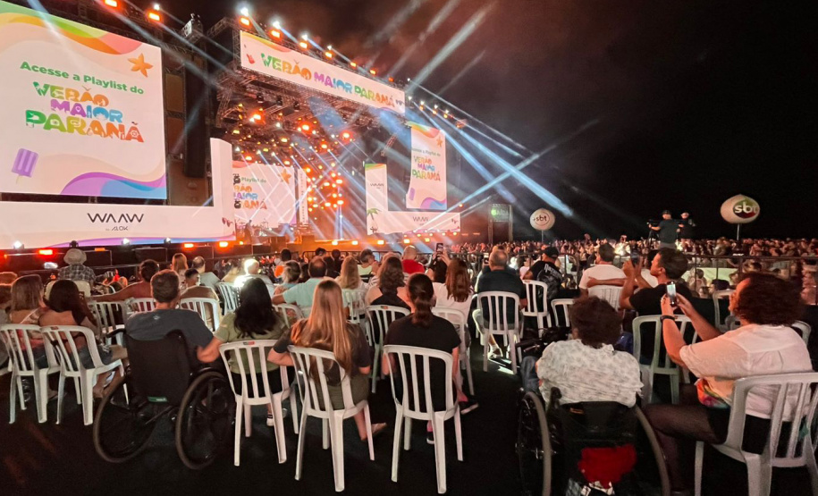 Área destinada à PcDs garante diversão e acessibilidade em shows do Verão Maior Paraná