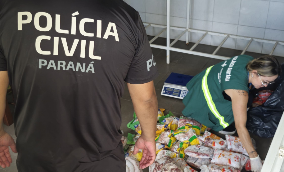 PCPR e Vigilância Sanitária apreendem 161 quilos de carne e prendem responsável em Pontal do Paraná