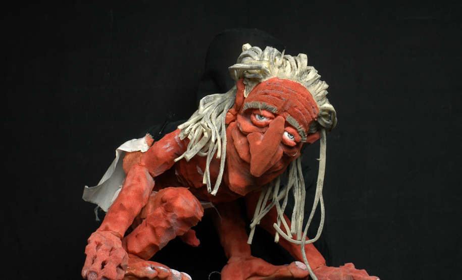 Festival de Bonecos encanta público na abertura e segue com programação variada